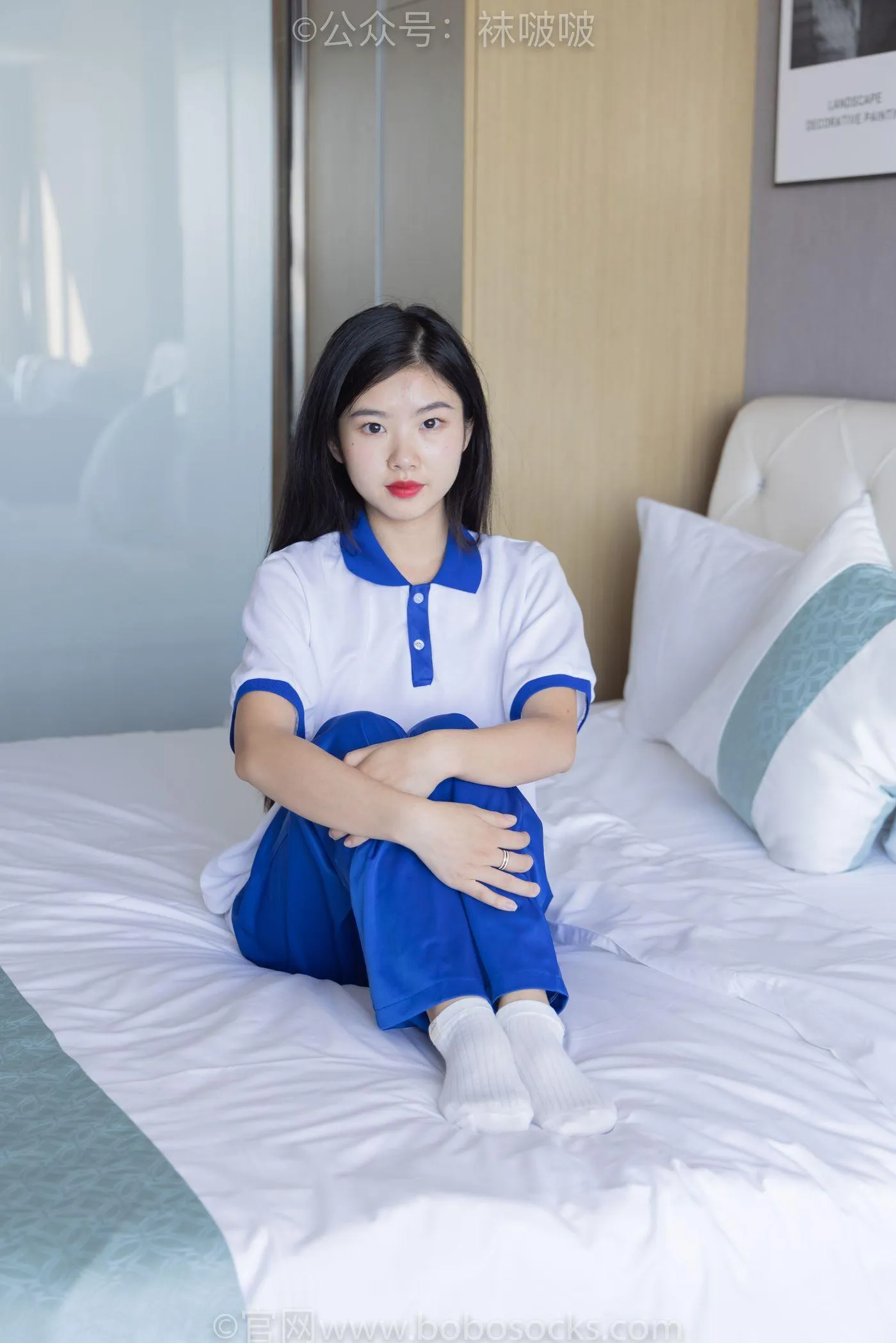 [BoBoSocks袜啵啵]NO.039 小奶熊-校服、vans帆布鞋、短白棉袜、裸足 [154P]插图3